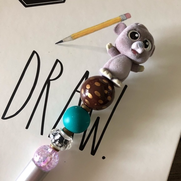 Disney Doorables: The Jungle Book: Baloo fuzzy handmade beaded pen - Picture 1 of 3
